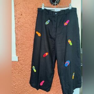 Deane White Size 14 Cropped Pants 100% Linen Black EMBROIDERED FLIP FLOPS Beach